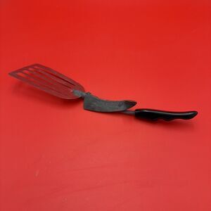 Vintage Suzie Flipper Bakelite Black Handle Automatic Spring Spatula USA 15”